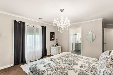 Property photo of 7 Holly Court Gowanbrae VIC 3043