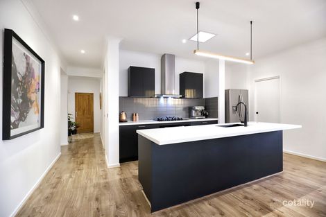 Property photo of 28 Creekbridge Street Craigieburn VIC 3064