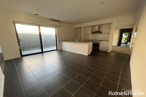 Property photo of 12 Trident Crescent Fraser Rise VIC 3336