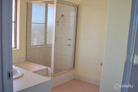 Property photo of 4 Colebatch Hill Kardinya WA 6163