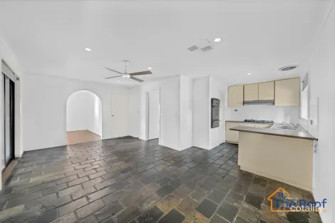 Property photo of 27 Bower Drive Werribee VIC 3030