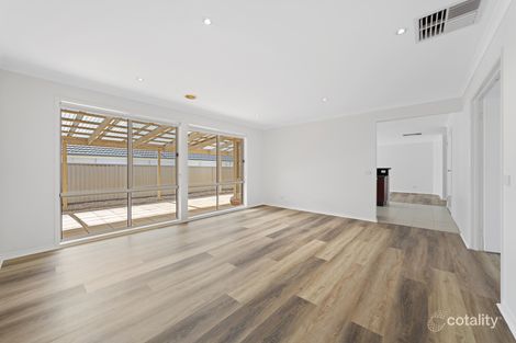 Property photo of 2 Winton Retreat Cranbourne East VIC 3977