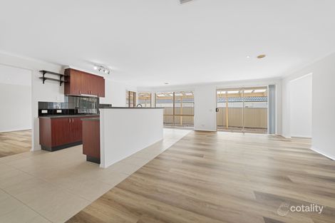 Property photo of 2 Winton Retreat Cranbourne East VIC 3977