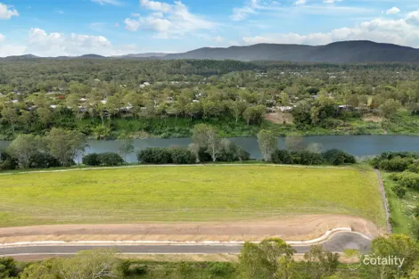 Property photo of 62 Waterfront Drive Karalee QLD 4306