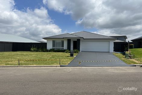 Property photo of 43 Burbank Crescent Hunterview NSW 2330