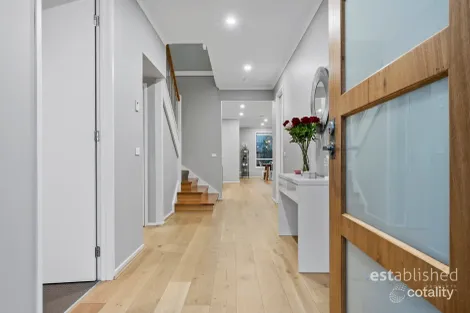 Property photo of 18 Hobie Drive Werribee South VIC 3030