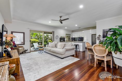 Property photo of 2/18 Fourth Avenue Labrador QLD 4215