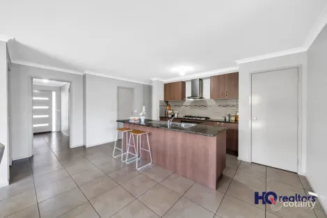 Property photo of 19 Stringybark Avenue Brookfield VIC 3338