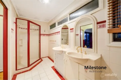 Property photo of 35 Gardenia Street Pakenham VIC 3810