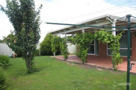 Property photo of 60 Mulberry Pass Craigieburn VIC 3064