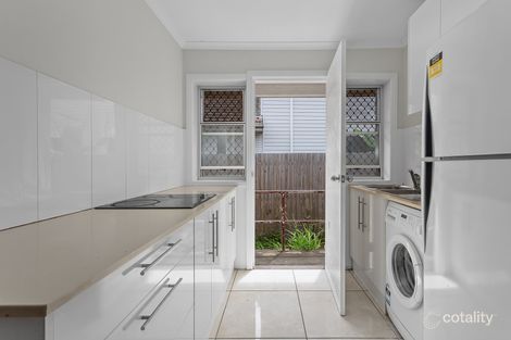 2/228 Sir Fred Schonell Dr, St Lucia, QLD 4067