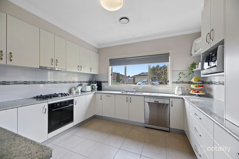 Property photo of 34 Davey Drive Drouin VIC 3818