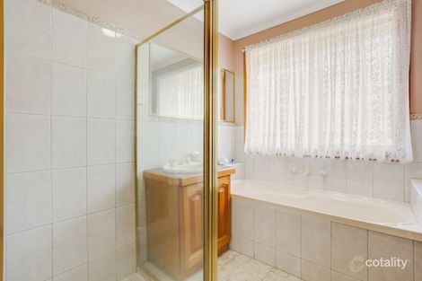 Property photo of 2 Heritage Gardens Sydenham VIC 3037