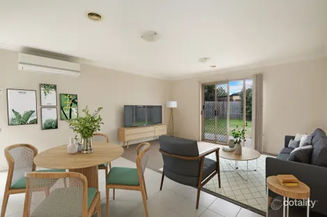 40 Wakenshaw Cres, Pakenham, VIC 3810