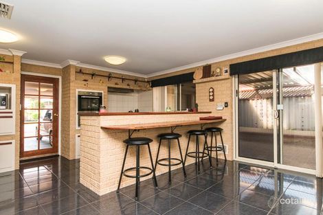 Property photo of 14 Summer Hill Place Warnbro WA 6169