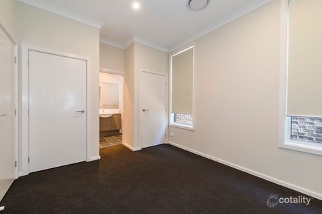 Property photo of 10 Ashgrove Close Jordan Springs NSW 2747