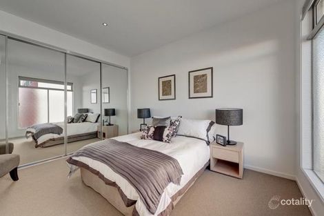 Property photo of 2/16 Koroit Street Nunawading VIC 3131