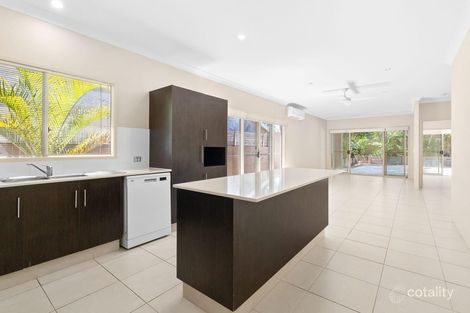 Property photo of 31 Sydney Street Labrador QLD 4215