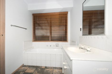 Property photo of 72 Hall Road Carrum Downs VIC 3201