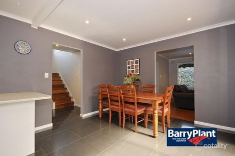 Property photo of 14 Stratford Square Wantirna VIC 3152