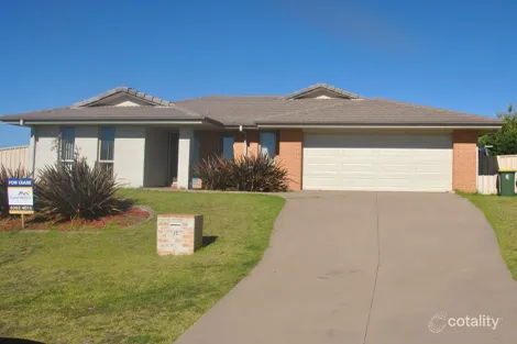 12 LOVEJOY AVE, BLAYNEY, NSW 2799