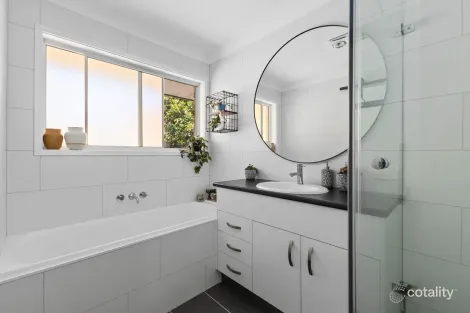 Property photo of 4 Spencer Avenue Deception Bay QLD 4508