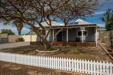 216 Seventh St, Wonthella, WA 6530