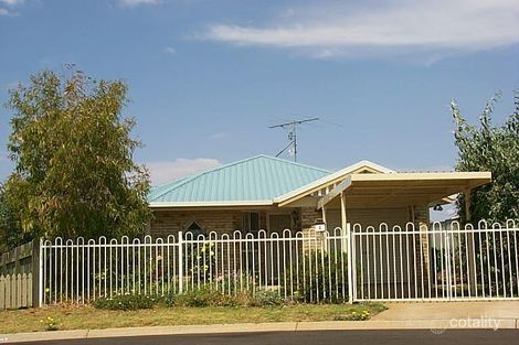 2 Fischer Ct, Kearneys Spring, QLD 4350