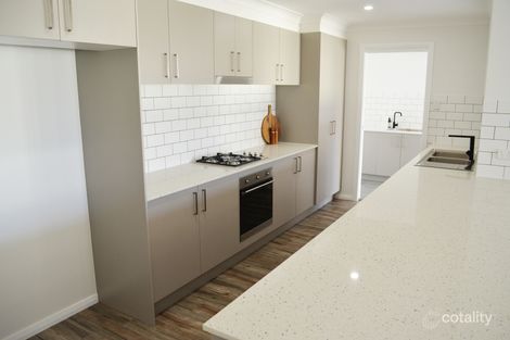 Property photo of 58 Hindmarsh Esplanade Dubbo NSW 2830