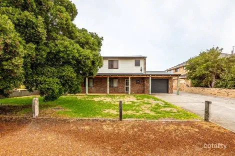 Property photo of 30 Coubrough Place Jurien Bay WA 6516