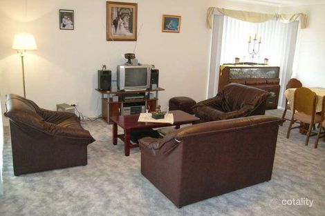 Property photo of 33 Highfielde Avenue Berwick VIC 3806