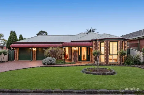 16 Queen Victoria Cres, Taylors Lakes, VIC 3038