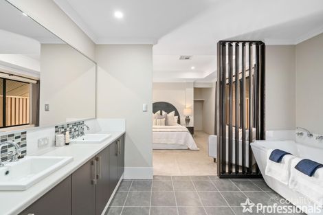 Property photo of 7 Gillings Parade Wattle Grove WA 6107