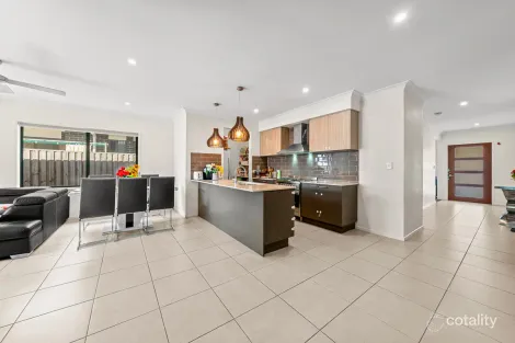 Property photo of 21 Splendid Close Pallara QLD 4110