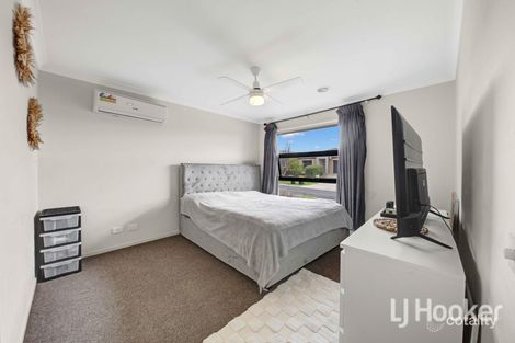 Property photo of 15 Hart Crescent Brookfield VIC 3338