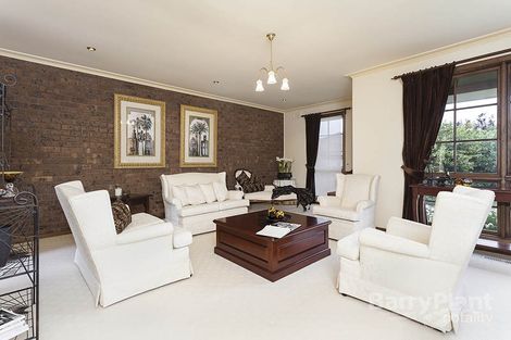 Property photo of 2 Glenda Court Vermont South VIC 3133