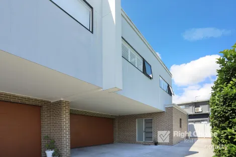 103b Barton St, Oak Flats, NSW 2529