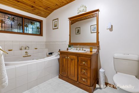 Property photo of 24 Clematis Avenue Ferntree Gully VIC 3156