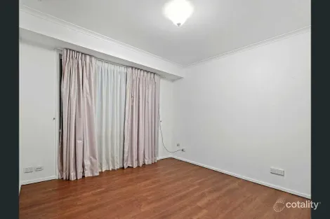 Property photo of 2 Lyndora Close Riverhills QLD 4074