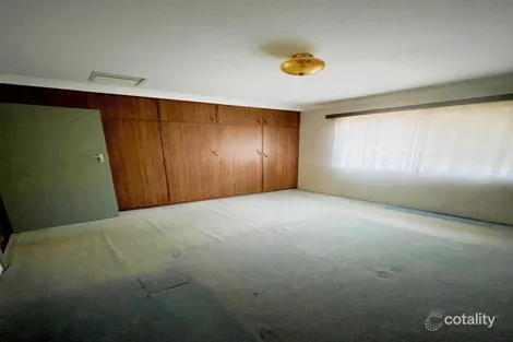 Property photo of 2 Red Robin Street Lightning Ridge NSW 2834