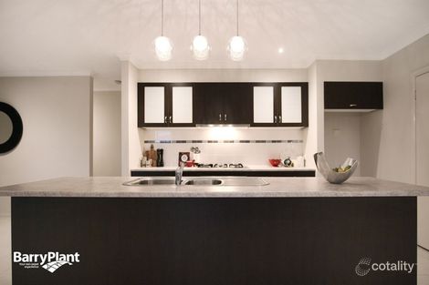 Property photo of 22 Bingin Place Craigieburn VIC 3064