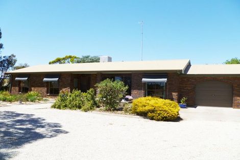 Property photo of 28 Longerenong Road Dooen VIC 3401