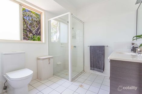 Property photo of 30 Seafarer Court Castaways Beach QLD 4567