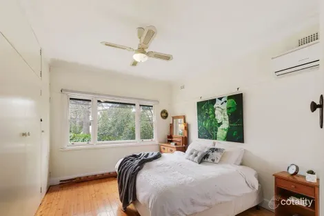 Property photo of 1 Hillside Crescent Blackburn VIC 3130