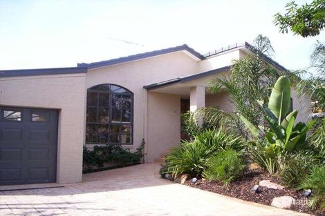 Property photo of 18 Valley View Crescent Berwick VIC 3806