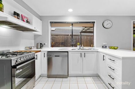 Property photo of 2 Fishburn Place Cranbourne West VIC 3977