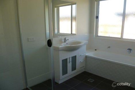 Property photo of 16 Huron Crescent Andergrove QLD 4740