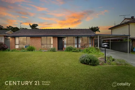 Property photo of 28 Donalbain Circuit Rosemeadow NSW 2560