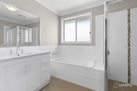 Property photo of 38 Kelman Drive Cliftleigh NSW 2321