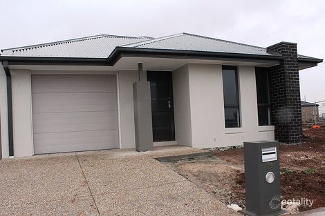 27 Herbal Ave, Kurunjang, VIC 3337